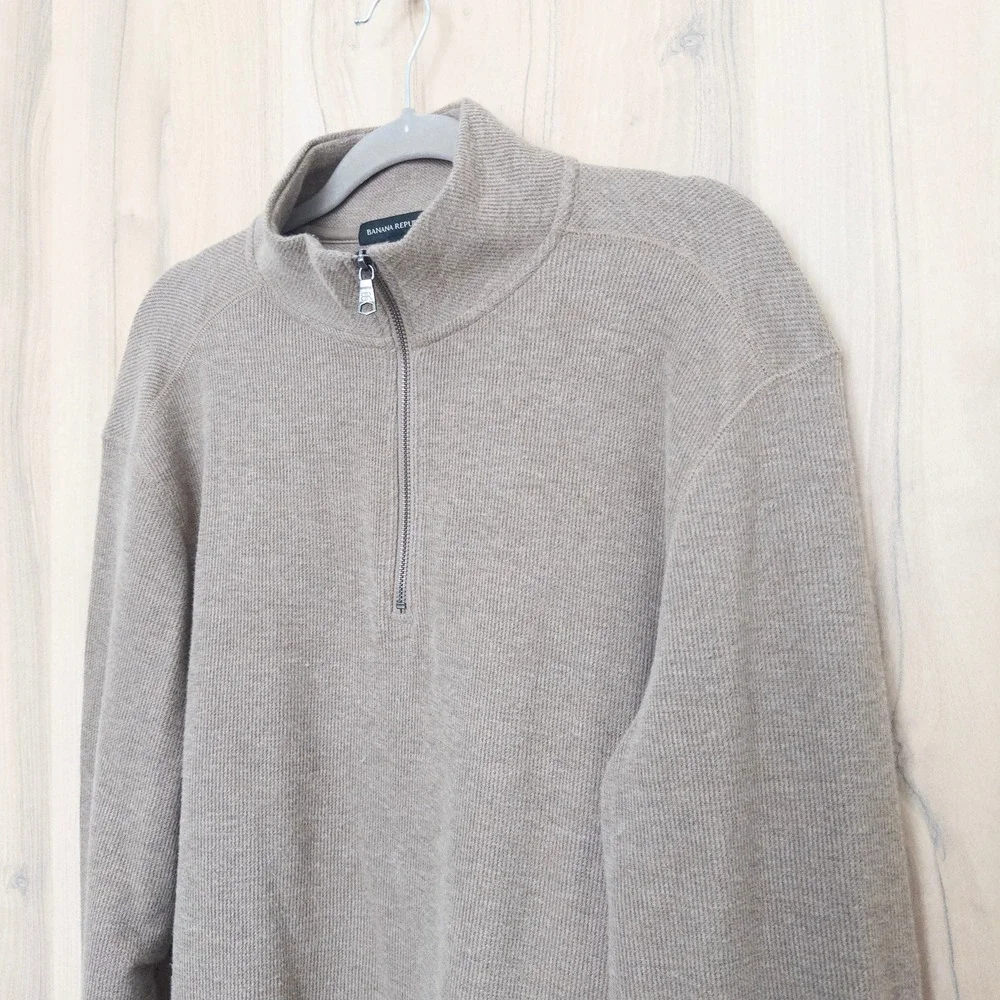 Banana Republic Mens Quarter Zip Pullover Size L Tan Quiet Luxury Preppy Minimal